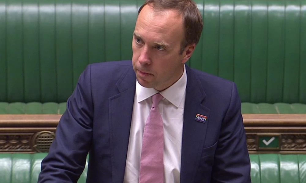 Κορονοϊός - Βρετανία: Ίσως γίνει άρση των περιορισμών τα Χριστούγεννα